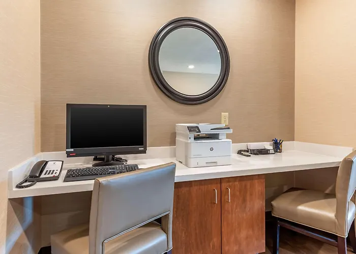 Hotel Comfort & Near Route 66 Lincoln